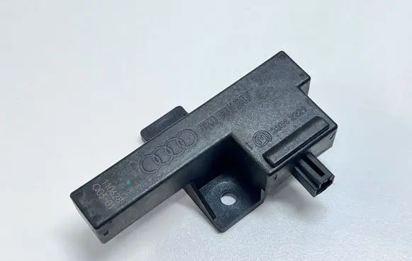 Volkswagen Touareg II Keyless (KESSY) go control unit/module 8K0907247