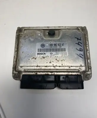 Seat Leon (1M) Engine control unit/module 038906012AT 28SA4252 0281010062