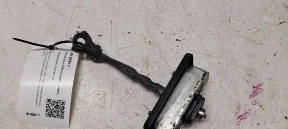 Toyota Avensis T270 Front door check strap stopper