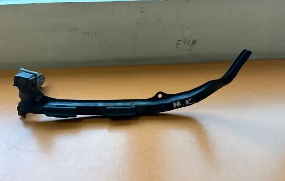 Lexus RX 300 Front bumper mounting bracket