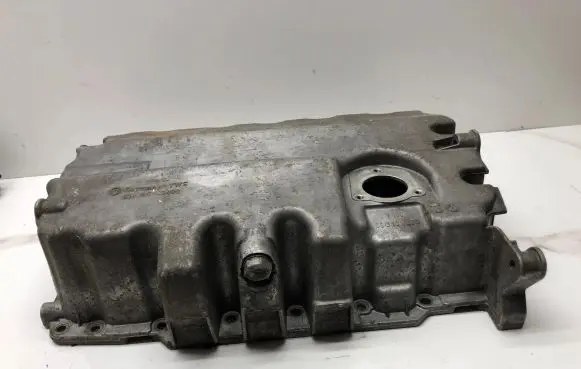 Volkswagen PASSAT B6 Oil sump 03G103603 V100