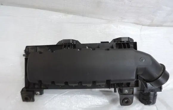 Opel Crossland X Air filter box 9805057080