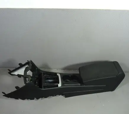 Volkswagen PASSAT CC Center console