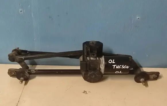 Hyundai Tucson JM Front wiper linkage and motor