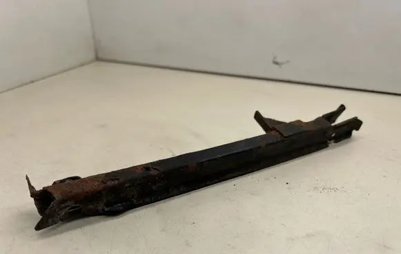 Mercedes-Benz E W211 Front bumper mounting bracket A2118801214