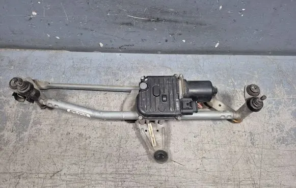 Volkswagen PASSAT B7 Front wiper linkage and motor 3AB955023