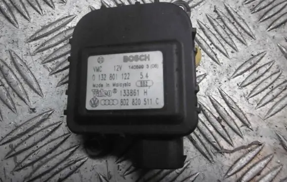 Audi A3 S3 8L A/C air flow flap actuator/motor 8D2820511C