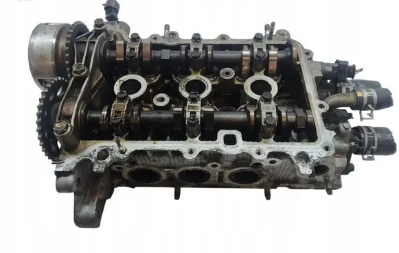 Toyota Yaris Engine head