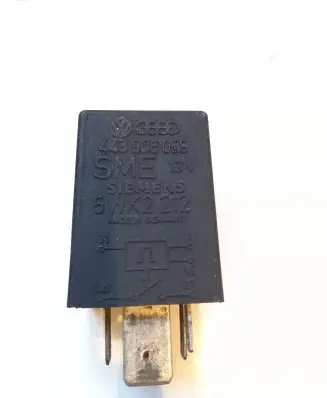 Seat Toledo I (1L) Fuel pump relay 443906059 WK2212
