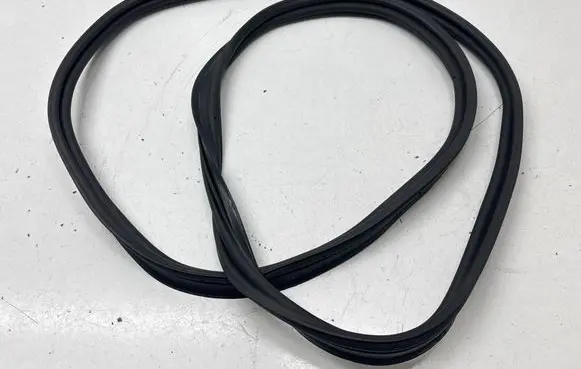 Volkswagen Jetta VII Trunk rubber seal (body) 17A827705H 17A827705