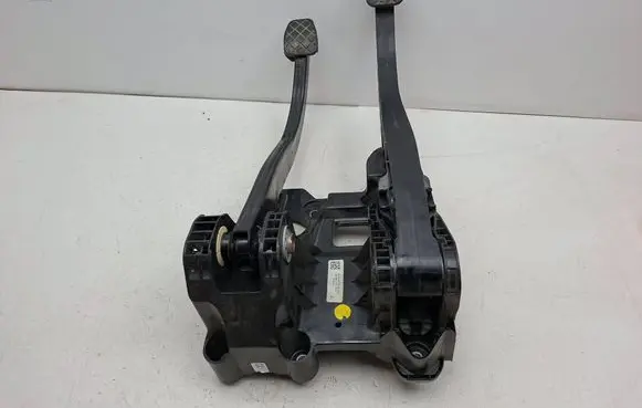 Volkswagen Crafter Pedal assembly 2N172103102S