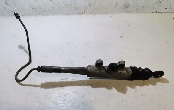 BMW 5 E28 Clutch master cylinder