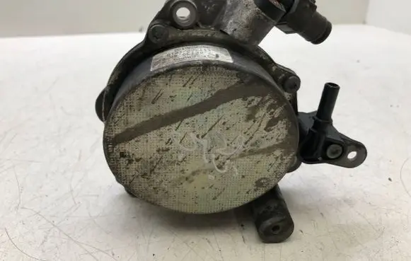 Citroen DS5 Vacuum pump 9673836180