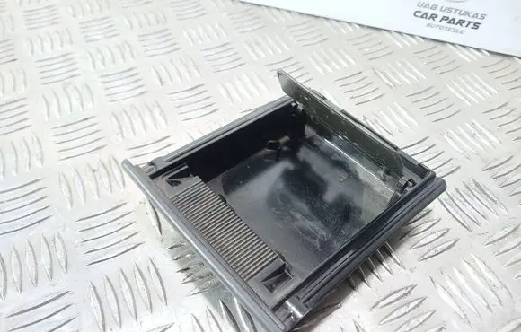 Ashtray (front)