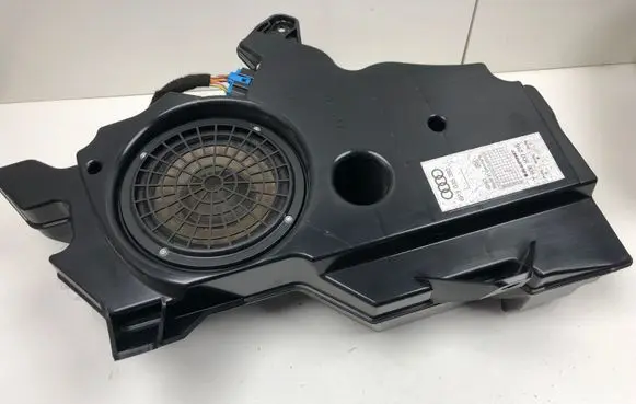 Audi A3 S3 8P Subwoofer speaker 8P3035382