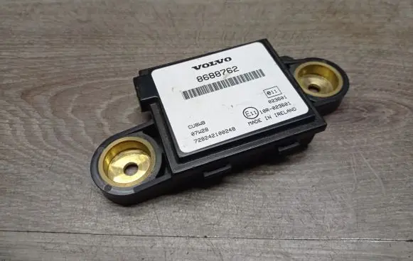 Volvo XC70 Alarm control unit/module 8688762