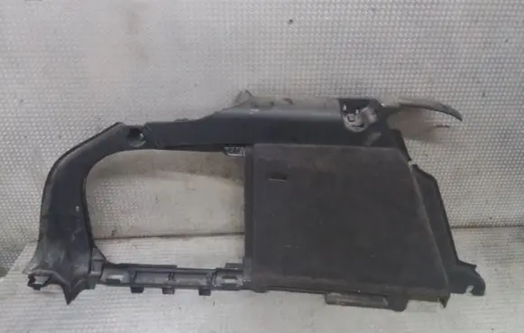 Trunk/boot side trim panel