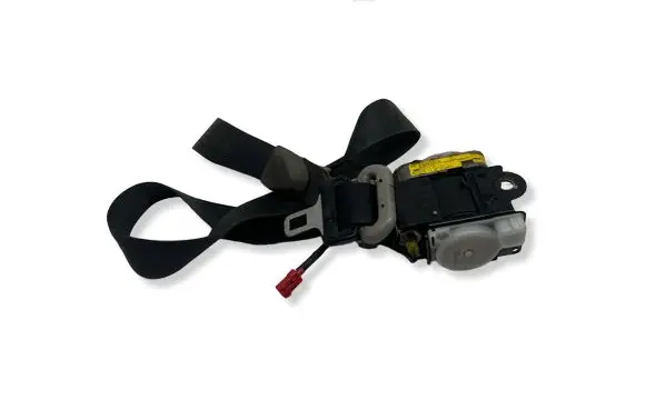 Mitsubishi Pajero Front seatbelt N1684