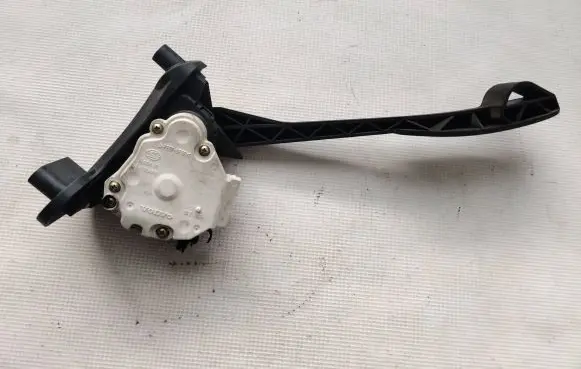 Volvo S80 Accelerator throttle pedal 9496821