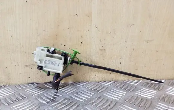 Fuel tank cap lock motor