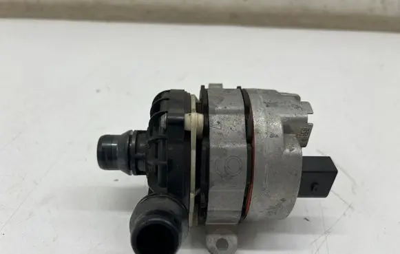 BMW 3 G20 G21 Electric auxiliary coolant/water pump 8686899