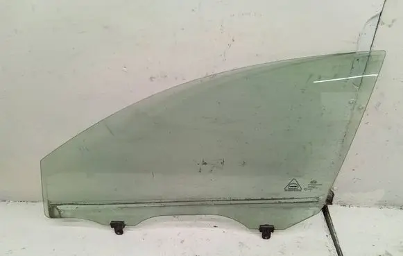 KIA Sportage Front door window glass four-door