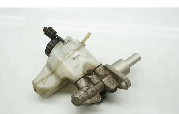 Volkswagen Golf Plus Master brake cylinder 03350886361