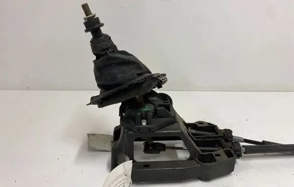 Toyota Avensis T250 Gear shifter/selector 13936AA 336300510
