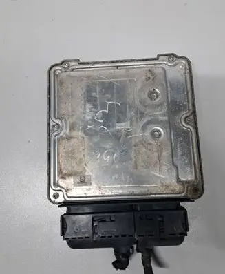 Skoda Octavia Mk2 (1Z) Engine control unit/module 03G906016DJ 0281011883 1039S06266