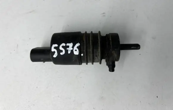 Suzuki Swift I Windscreen/windshield washer pump