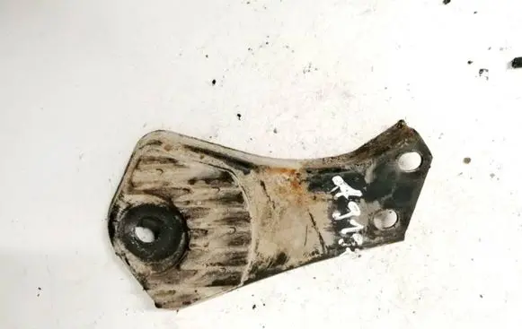 Mercedes-Benz C AMG W204 Engine mounting bracket a2043520146
