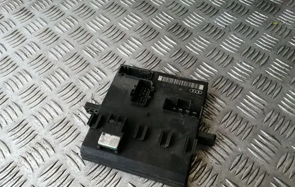 Audi A4 S4 B6 8E 8H Comfort/convenience module 8E0907279L
