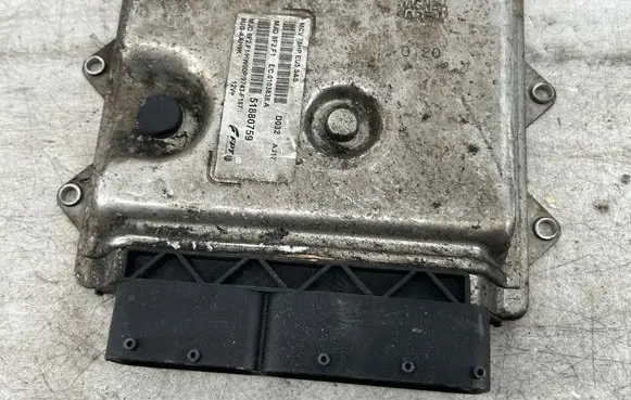 Fiat Fiorino Engine control unit/module 51880759 DC0103838A