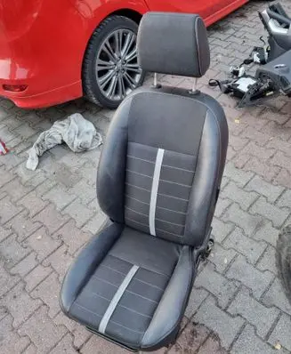 Ford Kuga I Front passenger seat 225552252