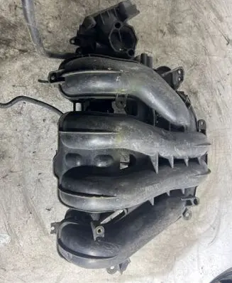 Ford Mondeo MK II Intake manifold M738A