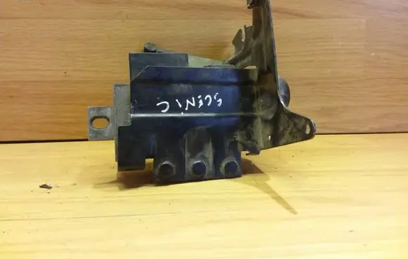Renault Scenic I Glow plug pre-heat relay 7700111525
