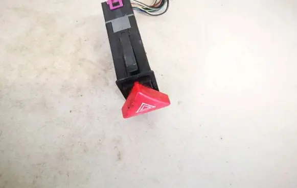 Skoda Octavia Mk1 (1U) Hazard light switch 1u0953235b