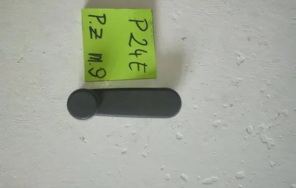 Peugeot 206 Front door window winding handle 8789464