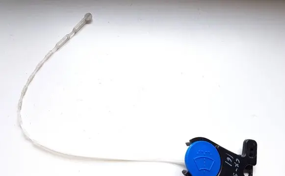 Mazda CX-5 II Window washer liquid tank fill tube 