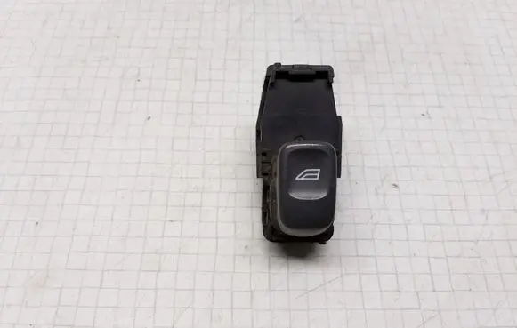 Volvo V70 Electric window control switch 9472275