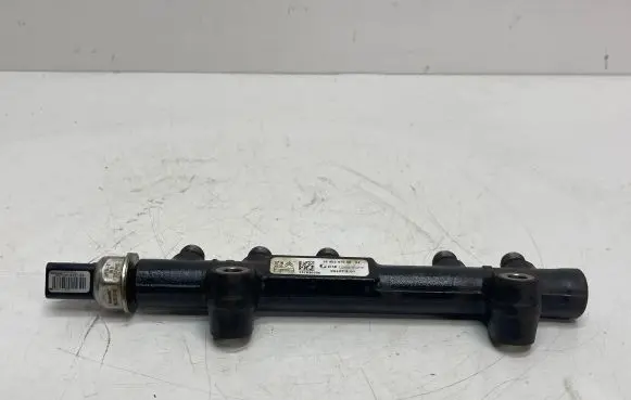 Ford Focus Fuel main line pipe 9685297580 131830296 28497Z01