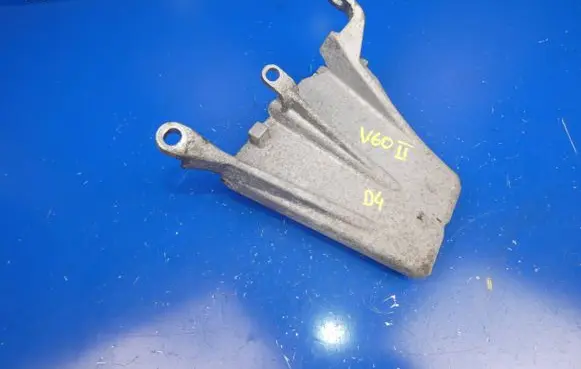 Volvo V60 Engine mounting bracket 31437389 BQ3EA
