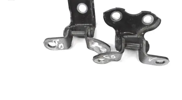 Toyota RAV 4 (XA40) Rear door upper hinge