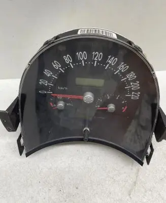 Volkswagen New Beetle Speedometer (instrument cluster) 1C0920800A