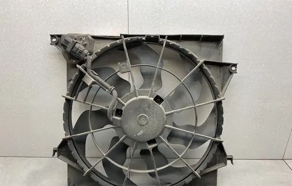 KIA Sportage Electric radiator cooling fan PA66GF17M21