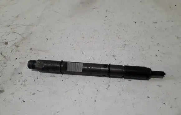 Audi A6 S6 C5 4B Fuel injector 059130201F