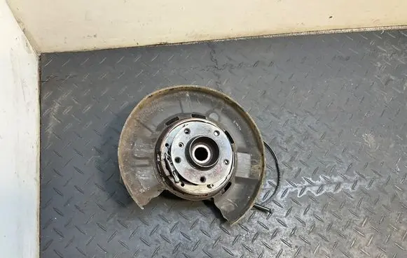 BMW 3 E92 E93 Rear wheel hub 6774807