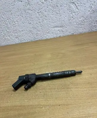 Mercedes-Benz A W168 Fuel injector A6680700287 D9756