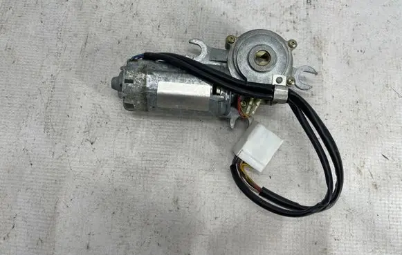Land Rover Range Rover P38A Sunroof motor/actuator 44149292