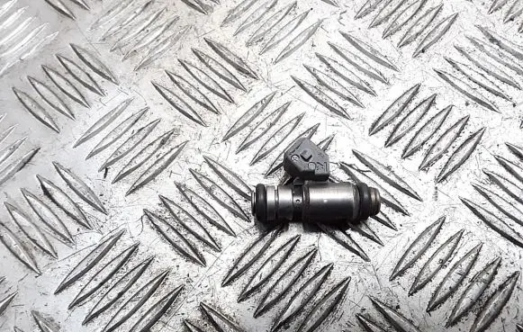 Fuel injector